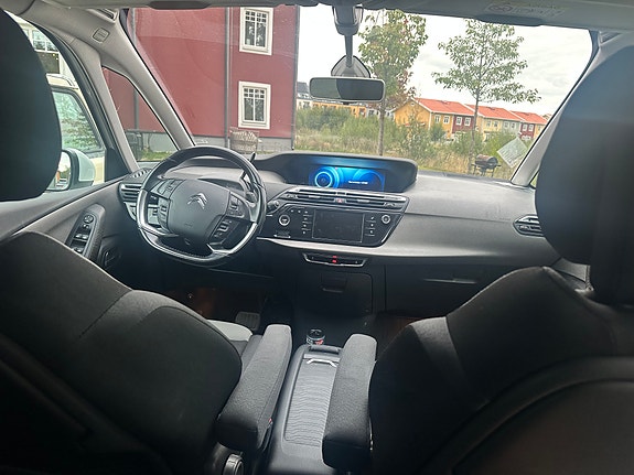 Citroen C4 Picasso 6 of 12