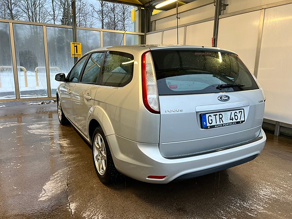 Ford Focus 2 of 4