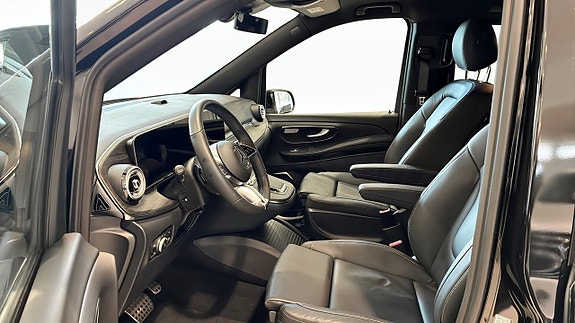 Mercedes-Benz V300 d 7 of 12