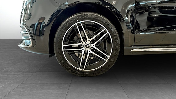 Mercedes-Benz V300 d 6 of 12