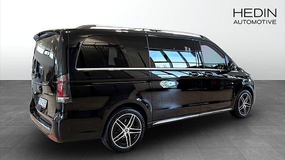 Mercedes-Benz V300 d 2 of 12