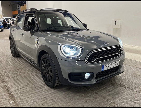 MINI Countryman Cooper SE 2 of 6