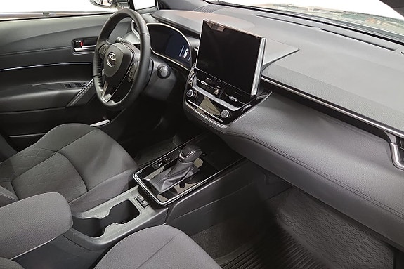Toyota Corolla Cross 13 of 19
