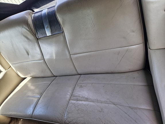 Oldsmobile Ninety-Eight 5 of 6