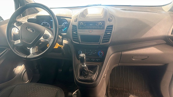 Ford Transit Connect 4 of 9