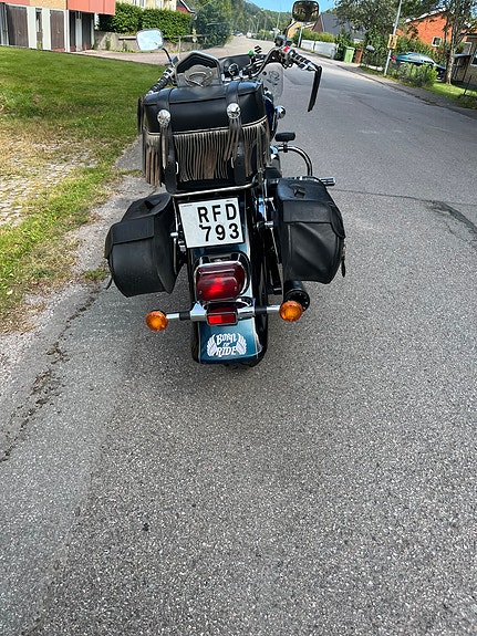 Suzuki VL1500 Intruder 2 of 5