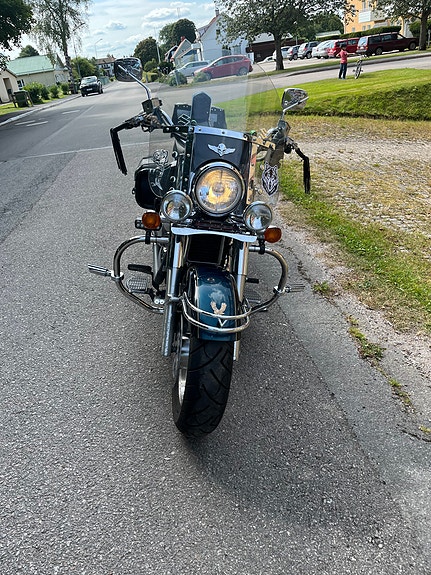 Suzuki VL1500 Intruder 4 of 5