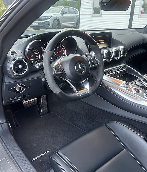 Mercedes-Benz AMG GT S 5 of 11