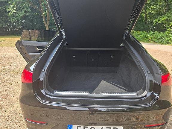 Mercedes-Benz EQS450 13 of 16