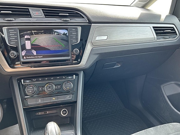 Volkswagen Touran 13 of 18