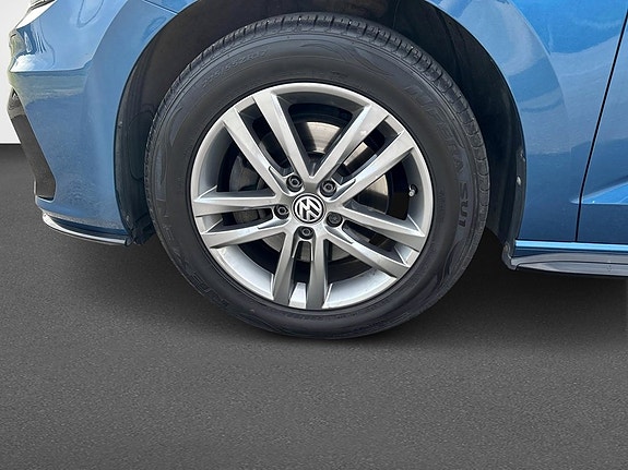 Volkswagen Touran 8 of 18