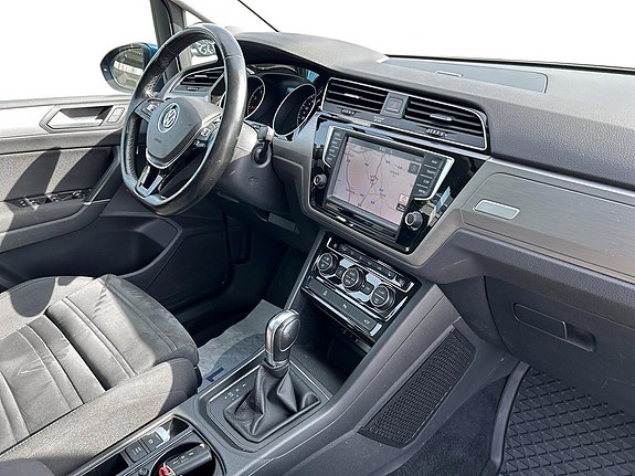 Volkswagen Touran 16 of 18