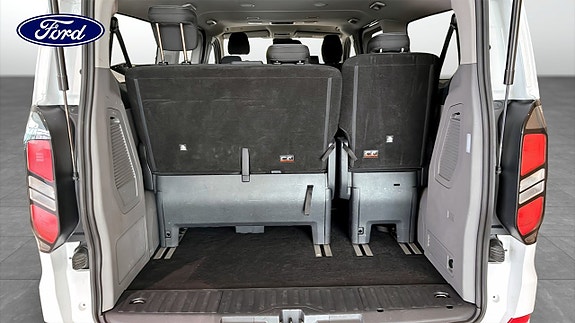 Ford Custom Tourneo 10 of 12