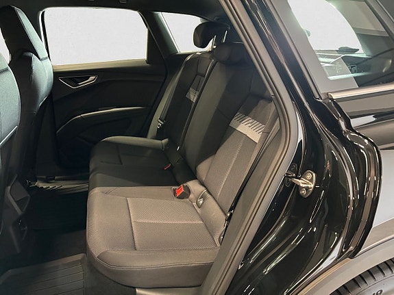Audi Q4 e-tron 11 of 14