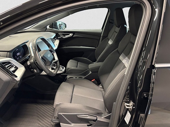 Audi Q4 e-tron 7 of 14