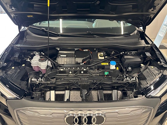Audi Q4 e-tron 14 of 14