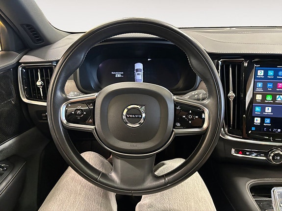 Volvo S90 14 of 26