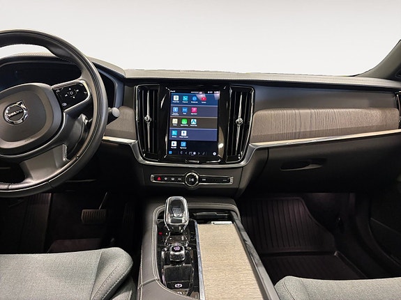 Volvo S90 12 of 26