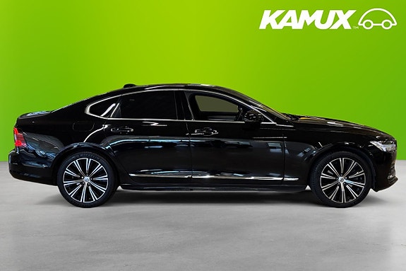 Volvo S90 2 of 26