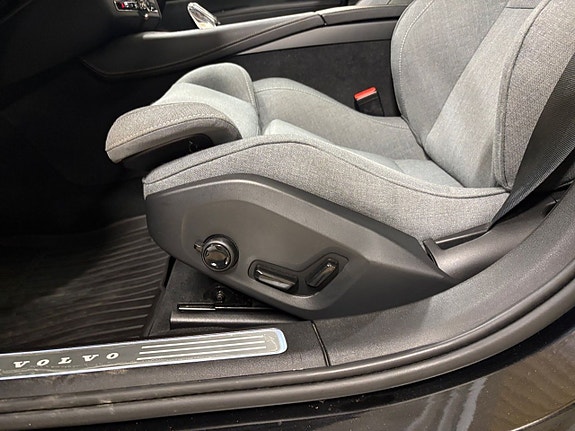 Volvo S90 26 of 26