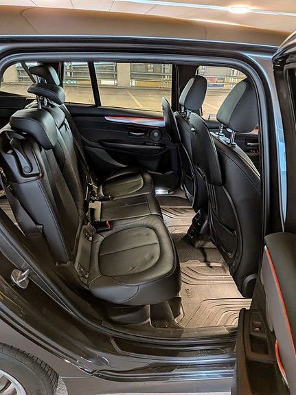 BMW 220d 5 of 14
