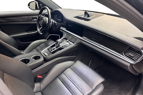 Porsche Panamera 4 13 of 17