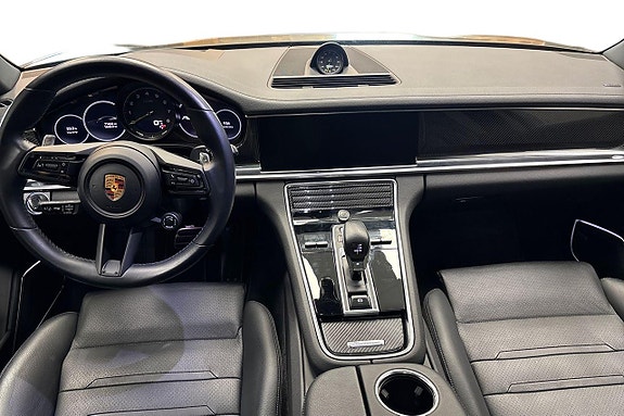 Porsche Panamera 4 11 of 17