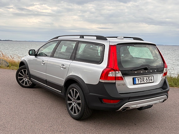 Volvo XC70 4 of 5