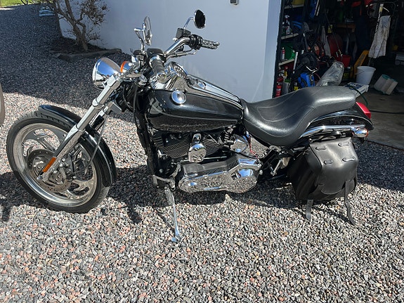 Harley-Davidson Deuce 4 of 8