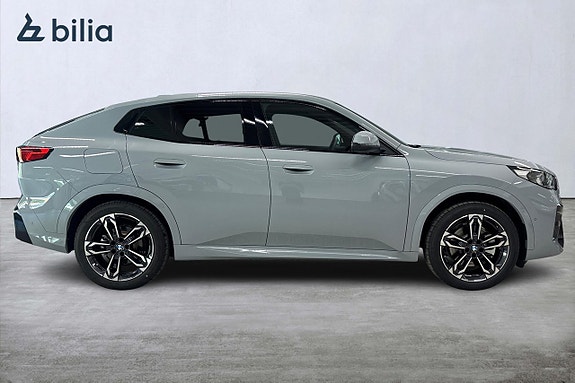 BMW iX2 16 of 18