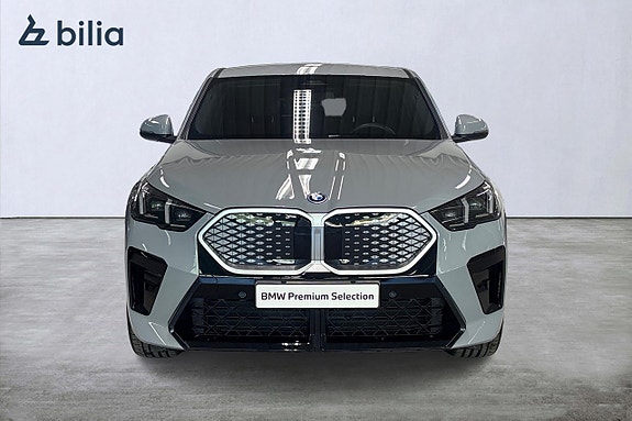 BMW iX2 5 of 18