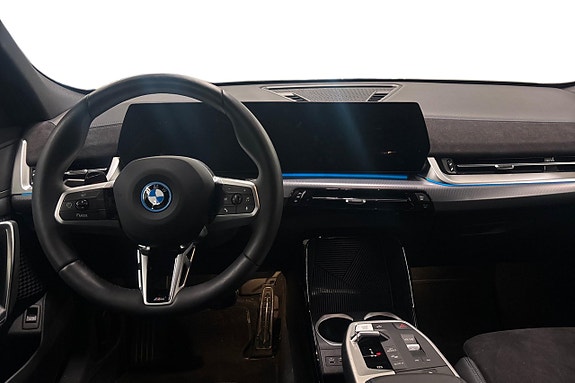 BMW iX2 8 of 18