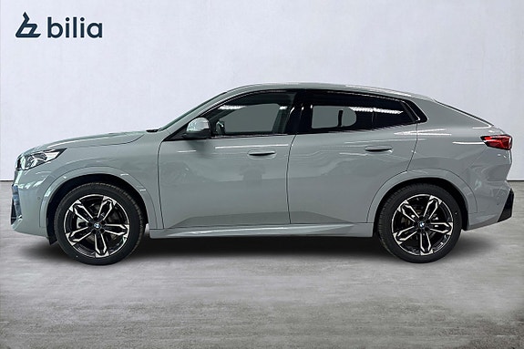 BMW iX2 3 of 18