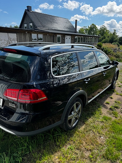 Volkswagen Passat Alltrack 3 of 3