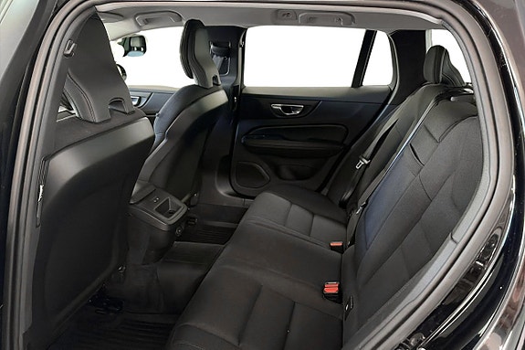 Volvo V60 Cross Country 10 of 17