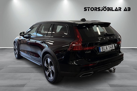 Volvo V60 Cross Country 5 of 17