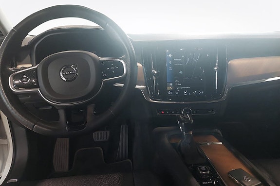 Volvo V90 8 of 15