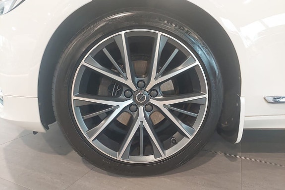 Volvo V90 11 of 15
