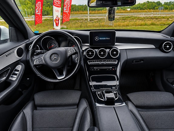 Mercedes-Benz C220 6 of 7