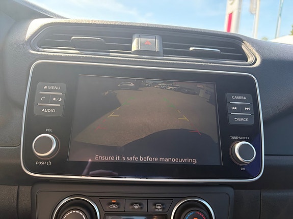 Nissan Leaf 14 of 16