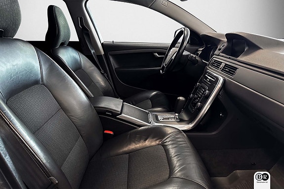 Volvo V70 5 of 13