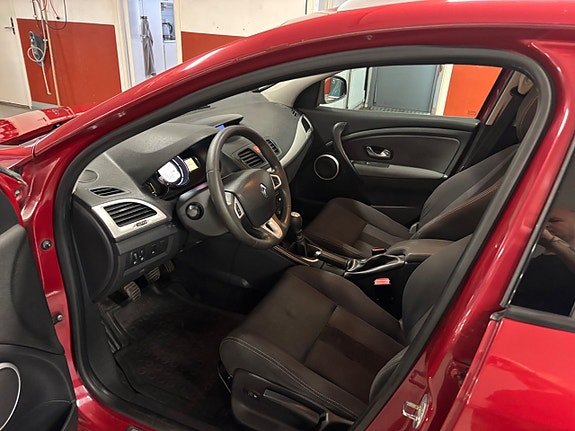Renault Megane 5 of 6