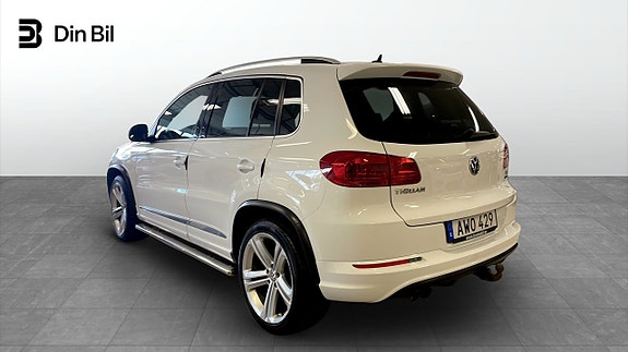 Volkswagen Tiguan 3 of 12