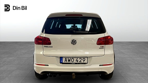 Volkswagen Tiguan 5 of 12