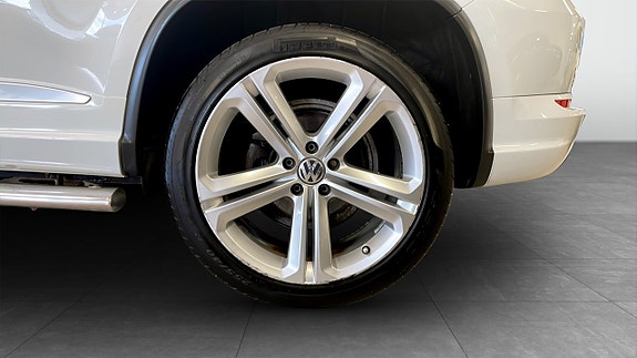 Volkswagen Tiguan 6 of 12