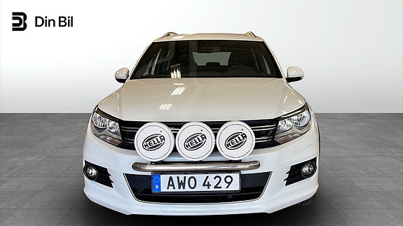 Volkswagen Tiguan 4 of 12