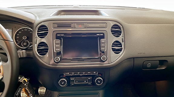 Volkswagen Tiguan 9 of 12