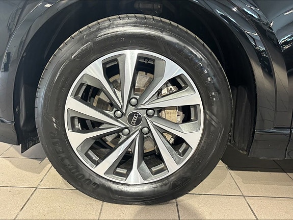 Audi Q6 e-tron 5 of 13