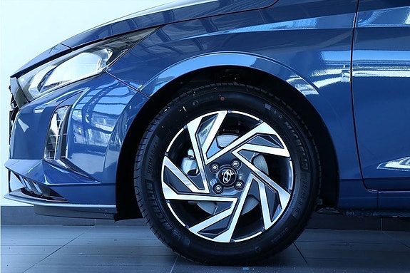 Hyundai i20 2 of 17