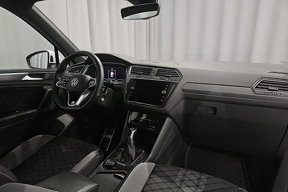 Volkswagen Tiguan 8 of 12